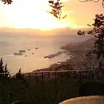 Charmoso No Funchal, Com Grande Jardim E Vista Esplendida *